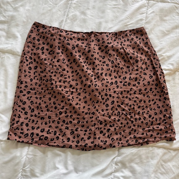 Tan and black leopard print mini skirt | indie sleeze brat punk clubwear - Picture 1 of 3